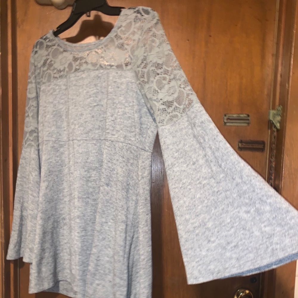 Gray Lace Tunic with Large Sleeves